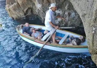 Insel Capri & Blaue Grotte: Geführte Tour in kleiner Gruppe + Hin- und Rückfahrt ab Neapel, Neapel, Italien. Insel Capri & Blaue Grotte: Geführte Tour in kleiner Gruppe + Hin- und Rückfahrt ab Neapel, Neapel, Italien.
